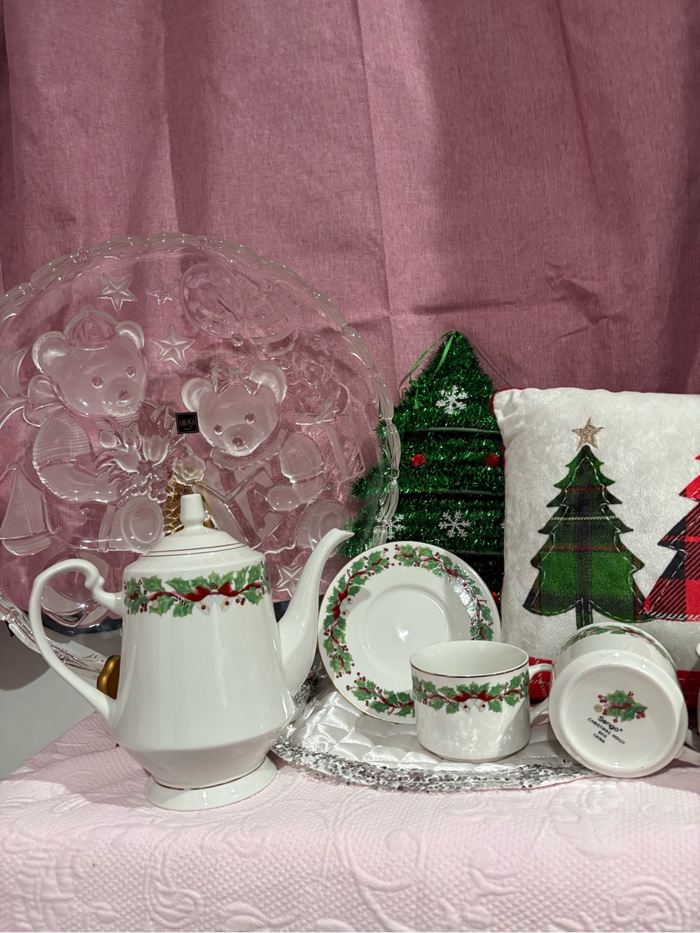 Vintage Sango Christmas Holly Tea Set – Teapot, 11 Cups & Saucers